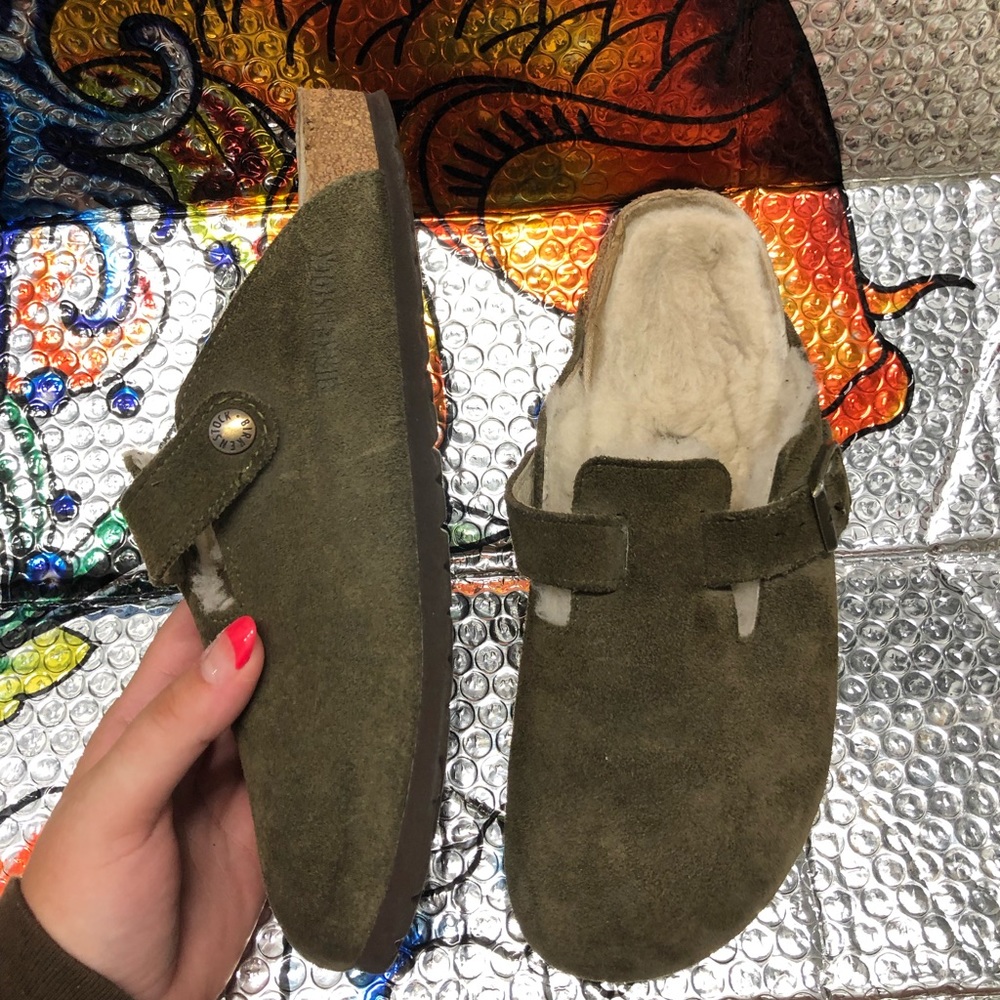 Barely worn fur lined Boston clog Birkenstocks